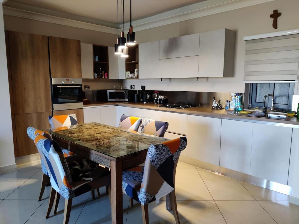 Cosy Designer Finished Apartment With Unobstructed Views St. Paul's Bay Esterno foto